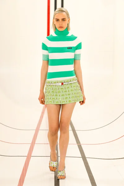 Look 48
